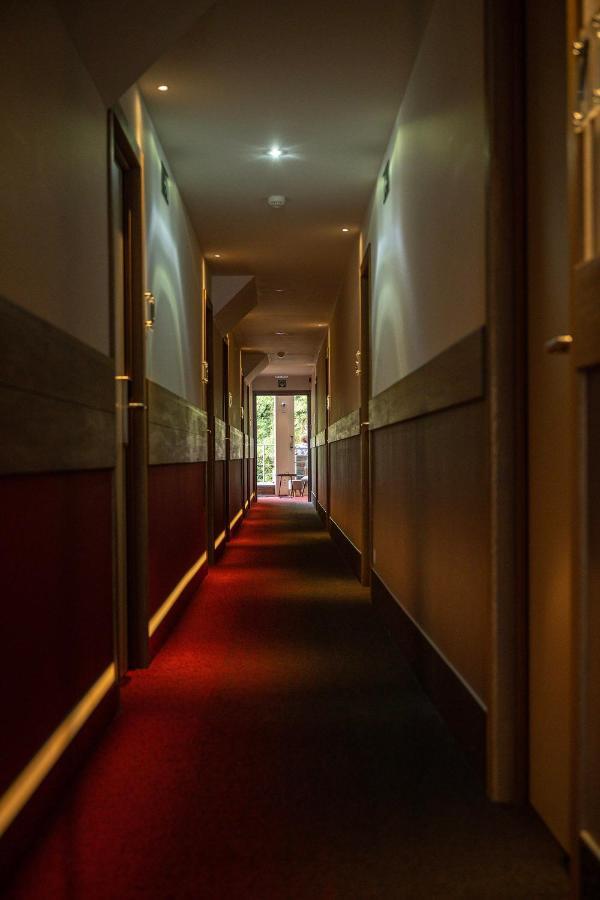 Hotel La Caleche Durbuy Esterno foto